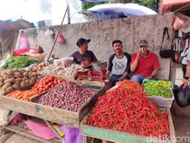 Tak Cuma Telur, Harga Ayam-Cabai Naik Tinggi Jelang Pergantian Tahun
