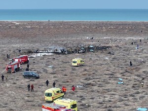 Pesawat Jatuh di Kazakhstan, Puluhan Tewas-30 Orang Selamat