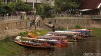 Obyek wisata ini terletak di Desa Ciburuy, Kecamatan Padalarang, Kabupaten Bandung Barat. Naik perahu, menjadi wahana wisata utama bagi para pengunjung.