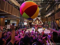 Terpukau Atraksi Sirkus di Mal Jakarta