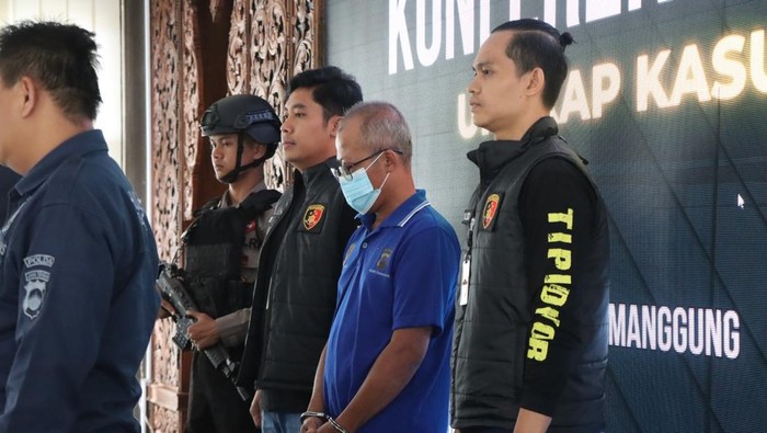 Tersangka dugaan korupsi uang PNPM-Mandiri Perkotaan di Temanggung rugikan negara Rp 260 juta berinisial S (51). Foto diunggah Kamis (26/12/2024).