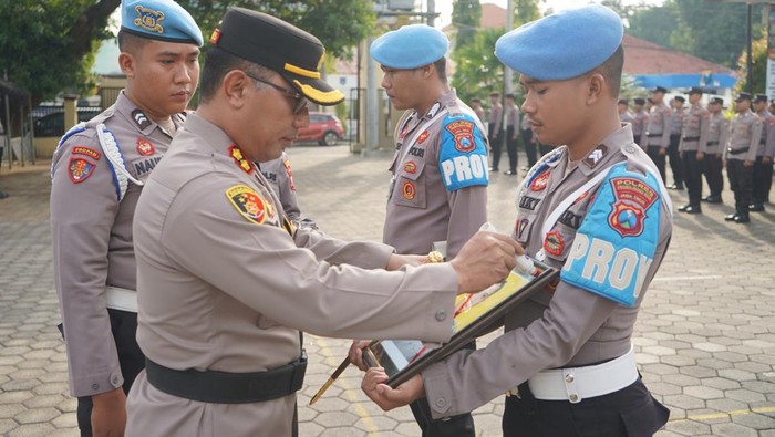 Upacara PTDH di Polres Probolinggo Kota.