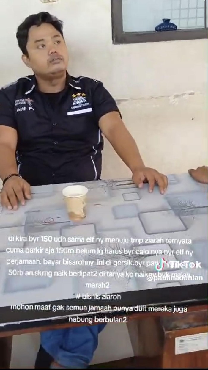 Viral tarif parkir wisata religi di Gresik Rp 150 ribu