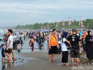 Sistem Parkir Berlapis di Pangandaran Disorot Wisatawan
