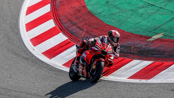 BARCELONA,  - NOVEMBER 19: Francesco Bagnaia of Ducati Lenovo Team  in action during the Official Barcelona Test held at Circuit de Barcelona-Catalunya in Montmelo, Barcelona, Catalonia, Spain on November 19, 2024.(Photo by Hazrin Yeob Men Shah/Icon Sportswire via Getty Images)