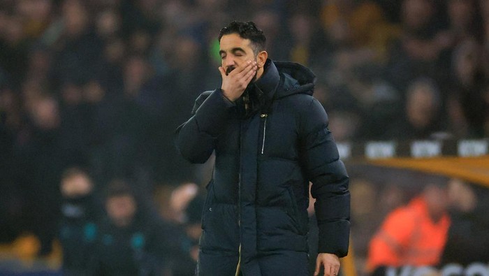 WOLVERHAMPTON, ENGLAND - DECEMBER 26:  Manchester United manager Ruben Amorim reacts during the Premier League match between Wolverhampton Wanderers FC and Manchester United FC at Molineux on December 26, 2024 in Wolverhampton, England. (Photo by Marc Atkins/Getty Images)
