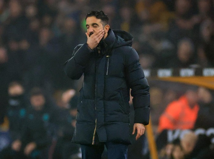 WOLVERHAMPTON, ENGLAND - DECEMBER 26:  Manchester United manager Ruben Amorim reacts during the Premier League match between Wolverhampton Wanderers FC and Manchester United FC at Molineux on December 26, 2024 in Wolverhampton, England. (Photo by Marc Atkins/Getty Images)