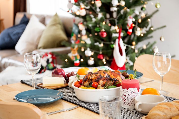 Apakah Boleh Umat Muslim Ikut Jamuan Makan di Acara Natal?