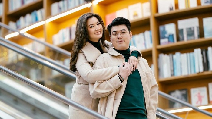 Asty Ananta dan Suami