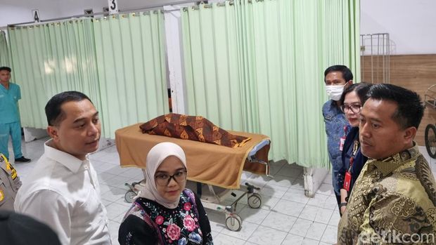 Pemkot dan Polrestabes Surabaya memberi atensi penemuan balita yang hanyut ke selokan