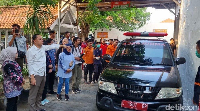 Pemkot dan Polrestabes Surabaya memberi atensi penemuan balita yang hanyut ke selokan