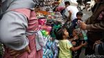 Berburu Mainan di Pasar Asemka Saat Libur Nataru