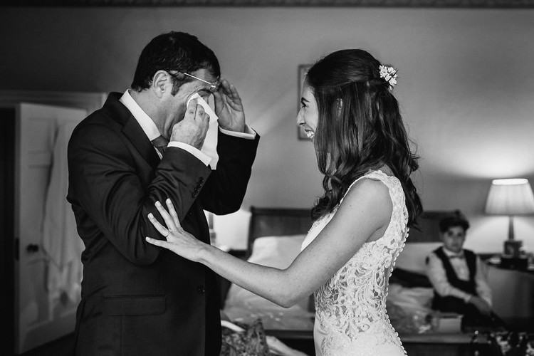 Bikin Haru, Kumpulan Momen Ekspresi Ayah Melihat Putrinya Berbaju Pengantin Bikin Haru, Kumpulan Momen Ekspresi Ayah Melihat Putrinya Berbaju Pengantin