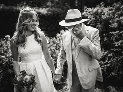 Bikin Haru, Kumpulan Momen Ayah Melihat Putrinya Berbaju Pengantin