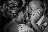 Bikin Haru, Kumpulan Momen Ekspresi Ayah Melihat Putrinya Berbaju Pengantin