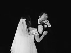 Bikin Haru, Kumpulan Momen Ayah Melihat Putrinya Berbaju Pengantin