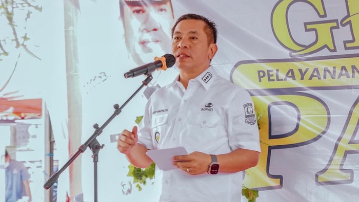 Bupati Karawang Aep Syaepuloh