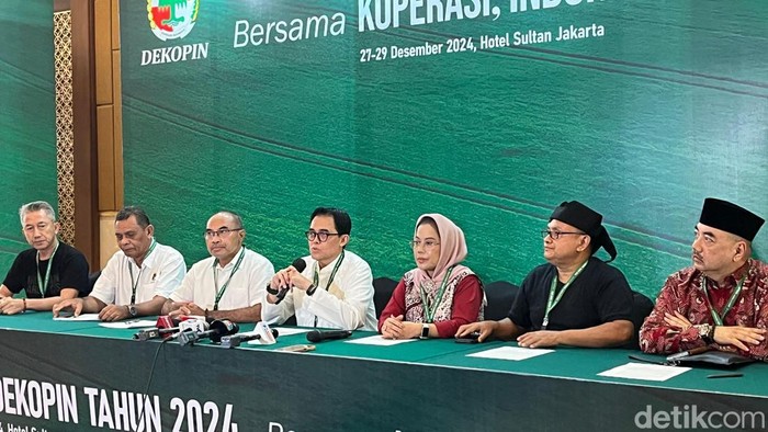 Dewan Koperasi Indonesia (Dekopin) menggelar musyawarah nasional (munas) malam ini hingga 29 Desember mendatang.