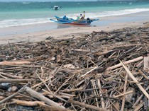 Pemprov Bali Siapkan Skema Pencegahan Sampah Kiriman di Pantai