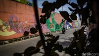 Adanya vandalisme ini tentu disayangkan, mengingat Flyover Gaplek sudah dipercantik dengan lukisan mural.