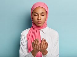 Niat Zakat Fitrah 2026: Arab, Latin, dan Artinya