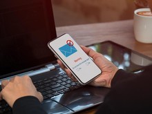 Mirip Mama Minta Pulsa, Korea Heboh Rekan Seleb Pinjam Dulu Seratus