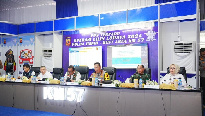 Kapolri Jenderal Listyo Sigit Prabowo meminta anggota TNI-Polri meningkatkan patroli selama masa libur Natal dan tahun baru 2025.  (dok Istimewa)