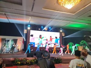 Senam dan Menyanyikan Lagu Indonesia Raya Akan Diterapkan Tiap Pagi di Sekolah