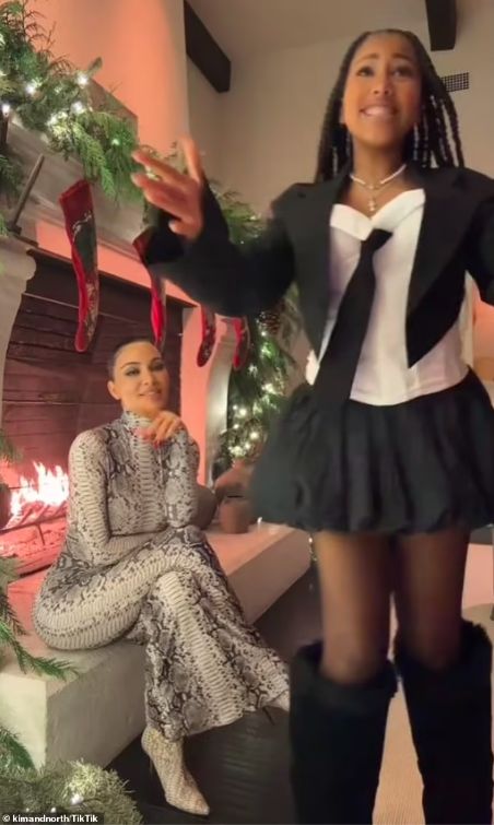 Kim Kardashian dan North West Kim Kardashian dan North West