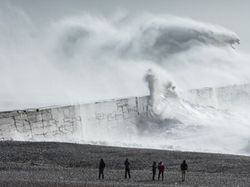 Kumpulan Foto Ombak, Menakjubkan Sekaligus Menakutkan