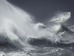 Kumpulan Foto Ombak, Menakjubkan Sekaligus Menakutkan