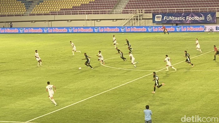 Laga PSS Sleman vs Madura United di Stadion Manahan, Solo, Jumat (27/12/2024).