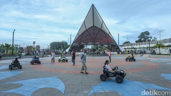 Liburan Murah Meriah di Alun-alun Kota Depok