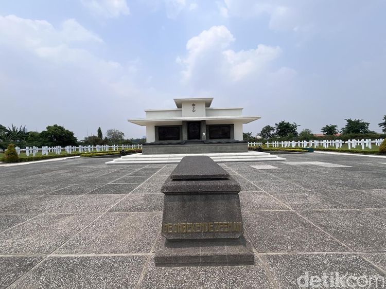 Potret Makam Ereveld Kembang Kuning Surabaya