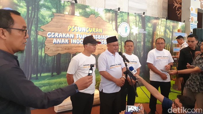 Mendikdasmen Abdul Muti dalam peluncuran Gerakan 7 Kebiasaan Anak Indonesia Hebat.