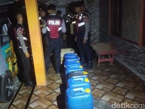 Duh! Pak RT di Juwiring Klaten Terciduk Simpan Ratusan Liter Ciu