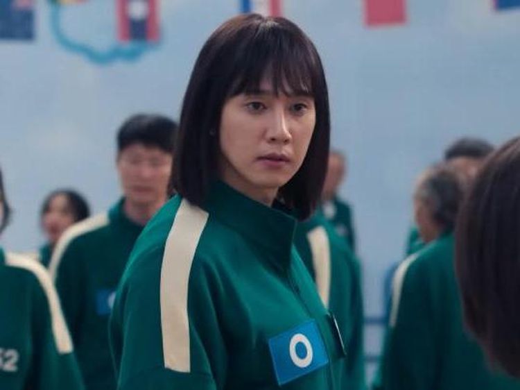 7 Transformasi Park Sung Hoon Jadi Transgender Cantik di Squid Game 2