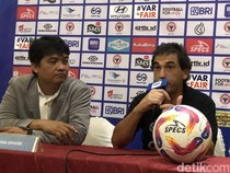 Eduardo Almeida Beberkan Faktor Kekalahan Semen Padang FC dari Arema