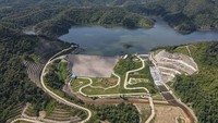 Foto udara Bendungan Ameroro di Kecamatan Uepai, Kabupaten Konawe, Sulawesi Tenggara, Jumat (27/12/2024).  