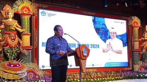 Pj Gubernur Bali Sang Made Mahendra Jaya saat acara Refleksi Akhir Tahun 2024 di rumah jabatannya, Jumat (27/12/2024). (Aryo Mahendro/detikBali)