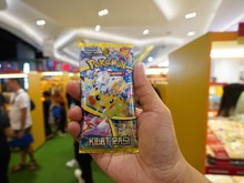 Temukan Kartu Pikachu ex Teastal Rasi di Pokemon Festival 2024