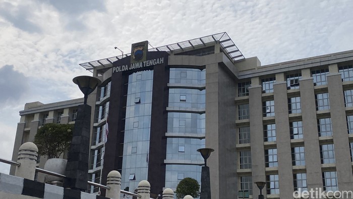Polda Jawa Tengah (Jateng), Kelurahan Mugassari, Kecamatan Semarang Selatan, Kota Semarang, Jumat (27/12/2024).