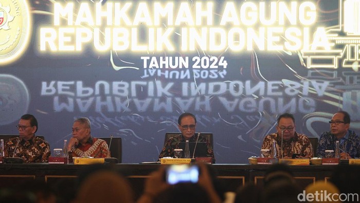 Mahkamah Agung (MA) menyampaikan capaian kinerja penanganan perkara tahun 2024 dalam refleksi akhir tahun. MA mengatakan dalam tahun 2024 ini telah memutus 30.763 perkara, Jumat (27/12/2024).