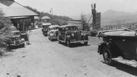 Pada tahun 1960-an, Puncak Pass mulai berkembang sebagai resort dan restoran yang dibuka secara komersil untuk umum. Foto: Puncak Pass Resort Archive