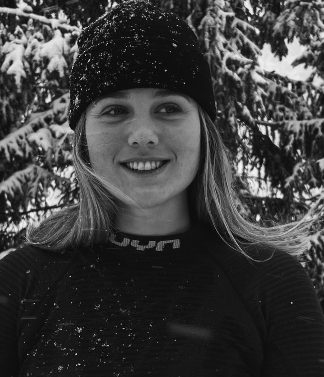 Sophie Hediger telah menunjukkan prestasi gemilang dalam kariernya yang singkat. Ia meraih podium Piala Dunia pertamanya pada musim 2023-2024, dengan posisi kedua di St. Moritz pada Januari dan tempat ketiga di Gudauri, Georgia, pada Februari.  Foto: dok. Instagram