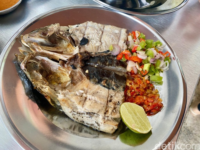 Warung Ijo: Gurihnya Juara! Sop Saudara Khas Makassar Pakai Buras Lembut Warung Ijo: Gurihnya Juara! Sop Saudara Khas Makassar Pakai Buras Lembut