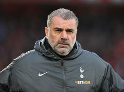 Mampukah Ange Postecoglou sudahi puasa gelar Tottenham. Atau kutukan berupa pemain Tottenham sulit juara, kalau mau juara cabut saja, kembali berlanjut? (Getty)