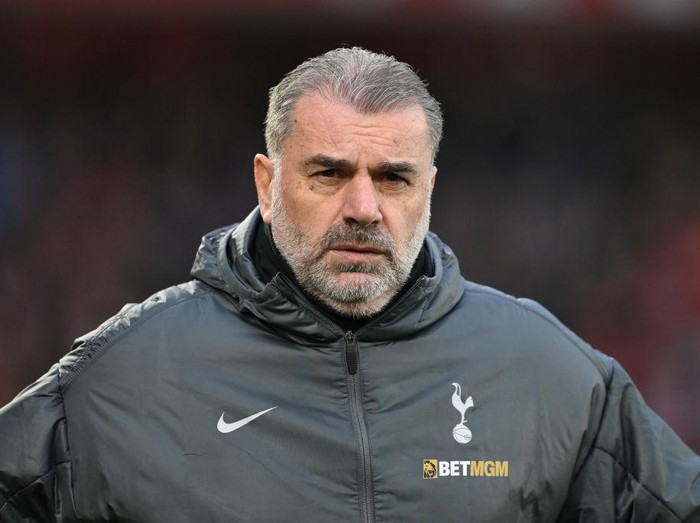 Ange Postecoglou manages Tottenham Hotspur during the Premier League match between Nottingham Forest and Tottenham Hotspur at the City Ground in Nottingham, England, on December 26, 2024. (Photo by MI News/NurPhoto via Getty Images)