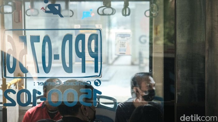 Asyik! Naik MRT-LRT-Transjakarta Gratis Saat Malam Tahun Baru Pemprov DKI Jakarta menggratiskan layanan transportasi umum MRT, LRT Jakarta, dan TransJakarta saat tahun baru. Tarif nol rupiah diterapkan sejak 31 Desember 2024 hingga 1 Januari 2025 mendatang.