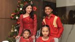 Intip Hangatnya Momen Betrand Peto Makan Bareng Keluarga